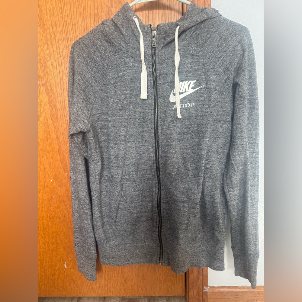 Nike size SM zip up gray thin sweatshirt/t-shirt, transfer logo - Picture 4 of 12